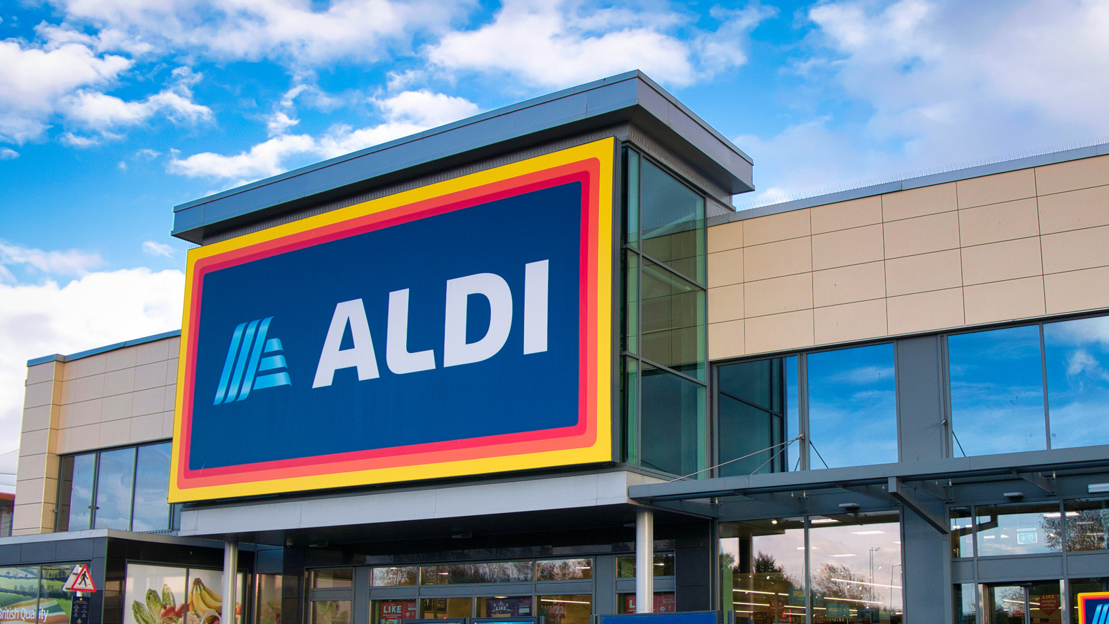 This Popular Personal Blender Coming To Aldi Is An Affordable Must-Grab For The Holidays - Tasting Table