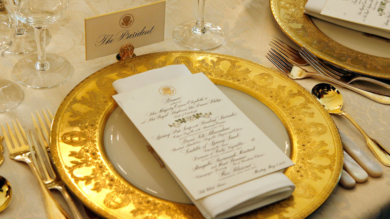 Presidential place-setting 