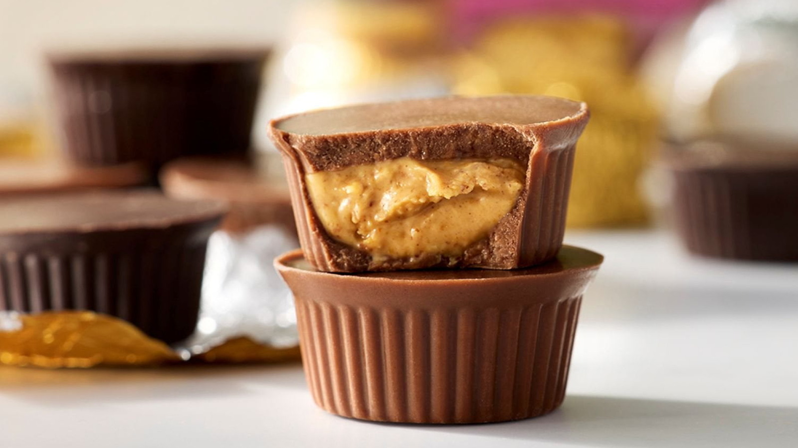 This Sam's Club Reese's Copycat Is The Chocolate Shoppers Are Raving About