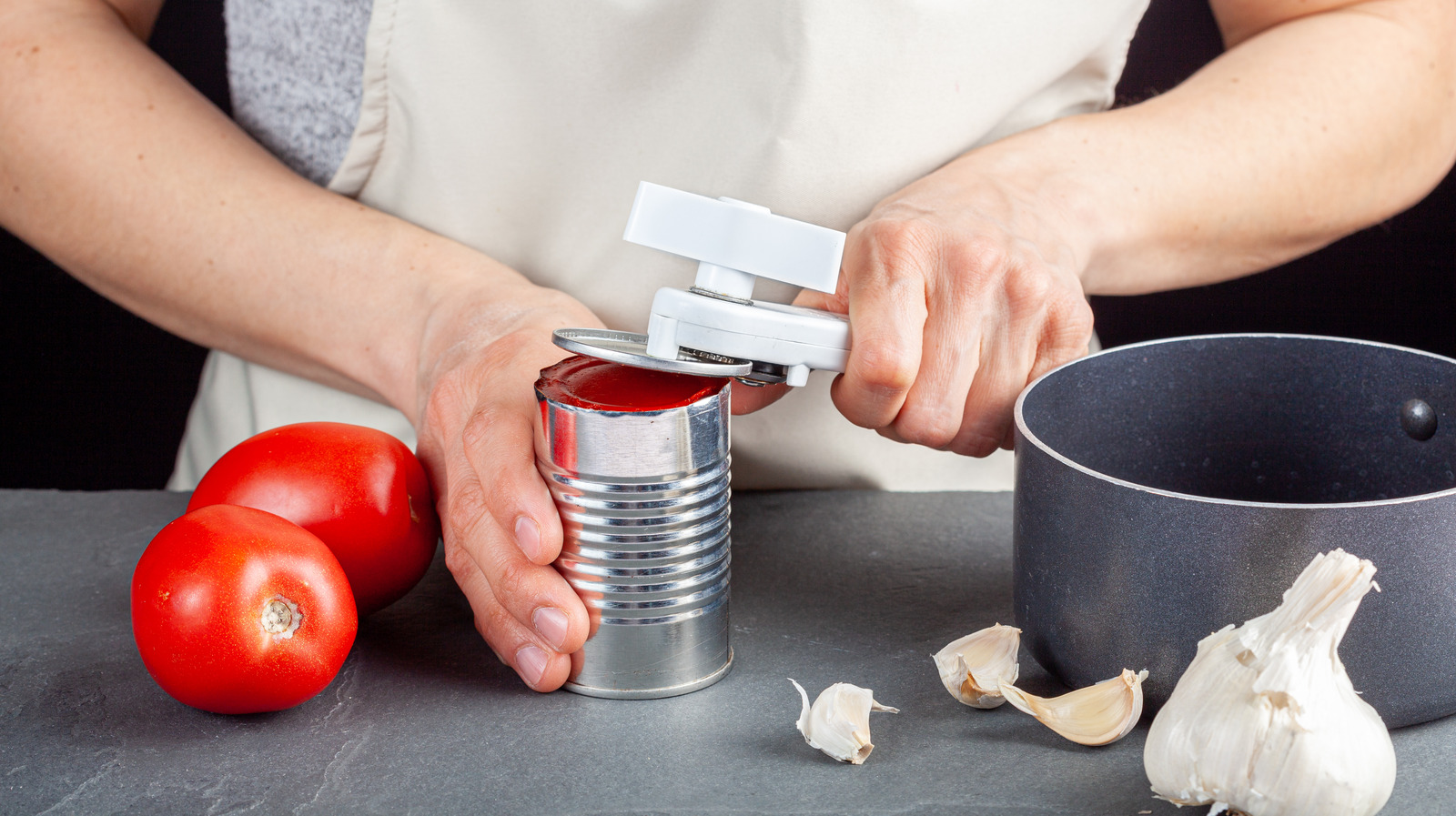 This Simple Trick Will Get All Your Tomato Paste Out Of The Can