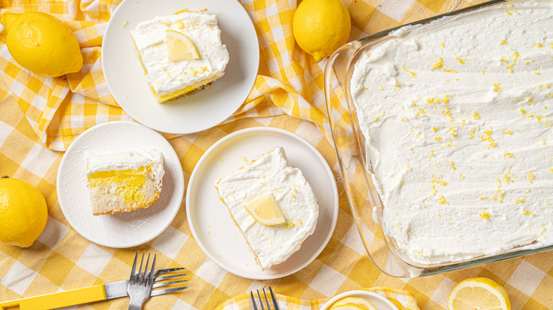 eclair cake-style springtime lemon cake