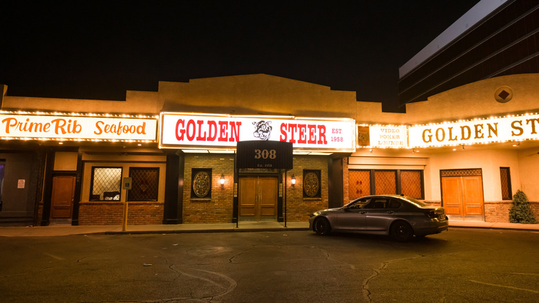 Exterior of Golden Steer Steakhouse in Las Vegas