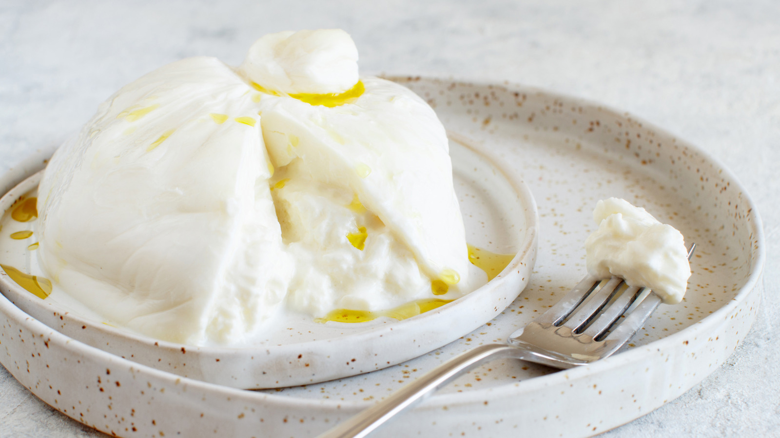 This Sweet, Chocolatey Burrata Filling Is Unexpectedly Brilliant - Tasting Table