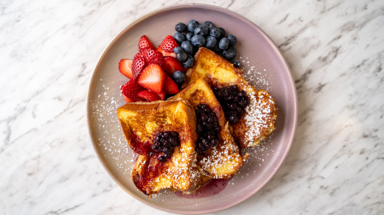 French Toast with fruits