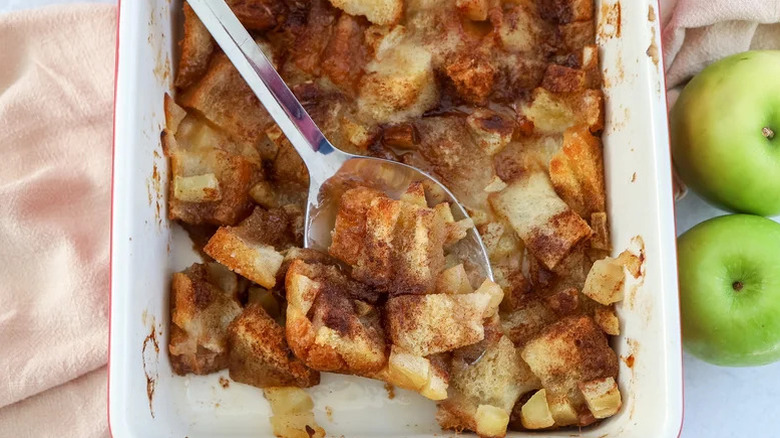 Classic Apple Brown Betty A La Mode Recipe