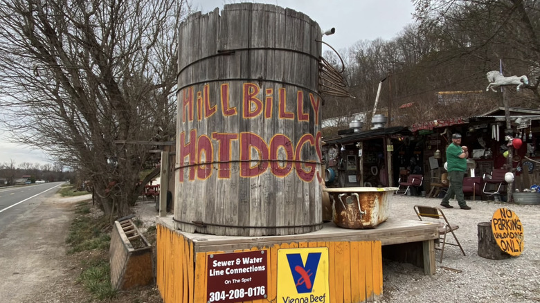 Hillbilly Hotdogs outdoor area