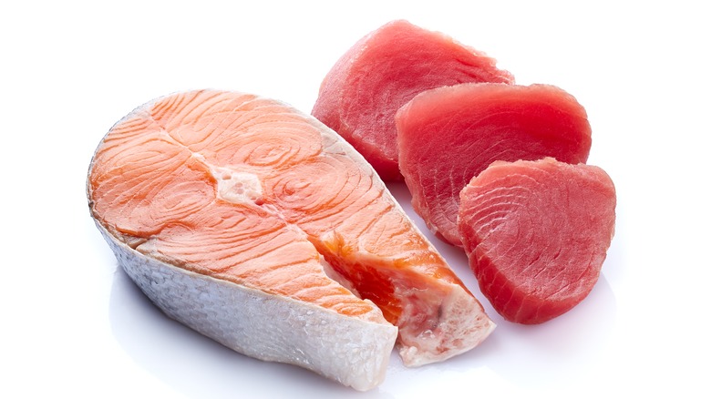 Salmon and tuna steaks