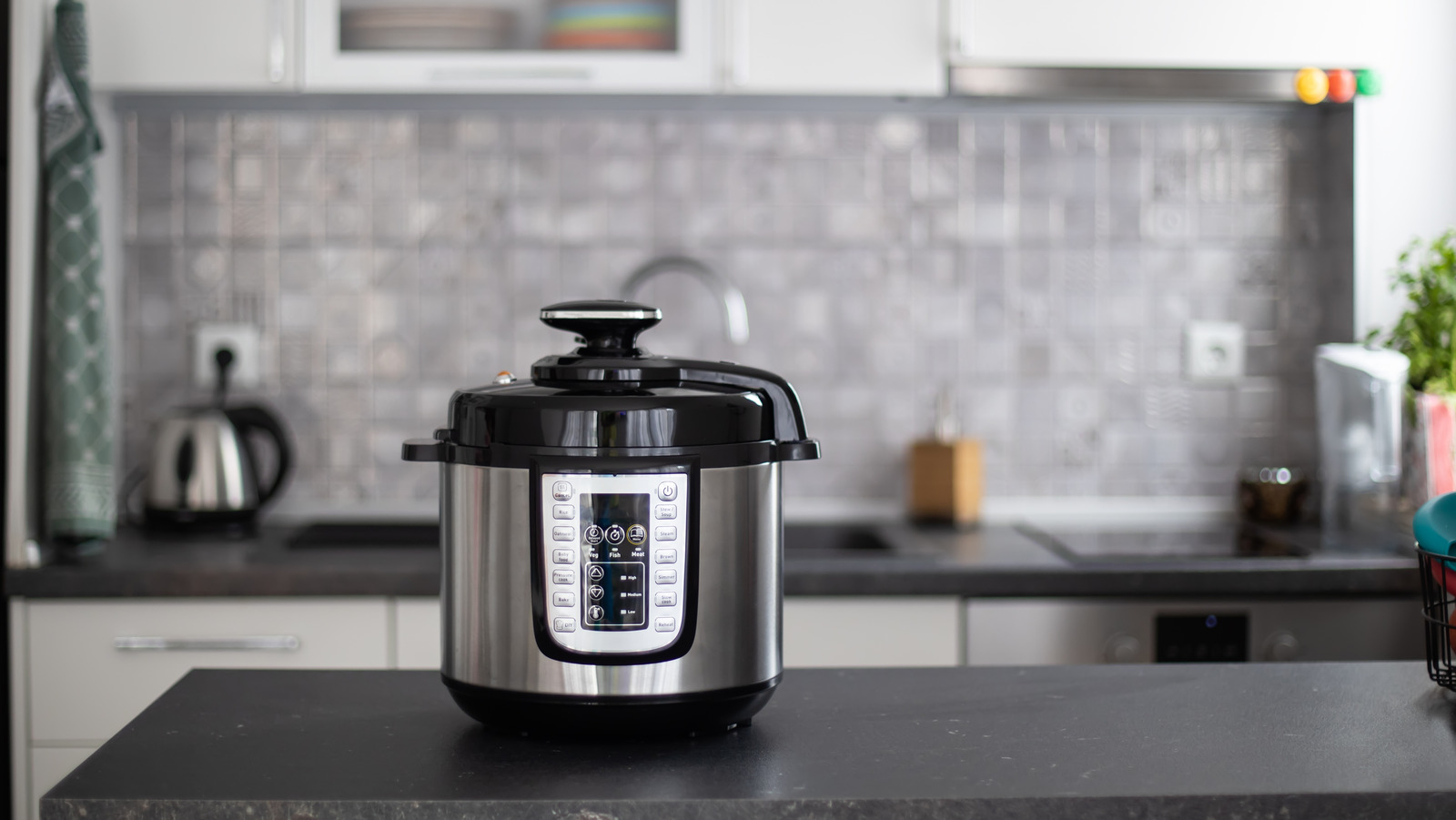 Tips You Need When Cooking With A Pressure Cooker