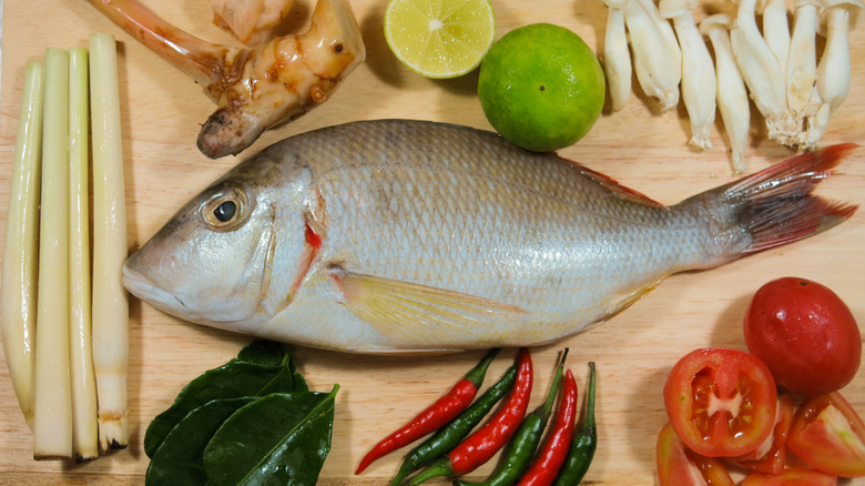 Components of tom yam pla