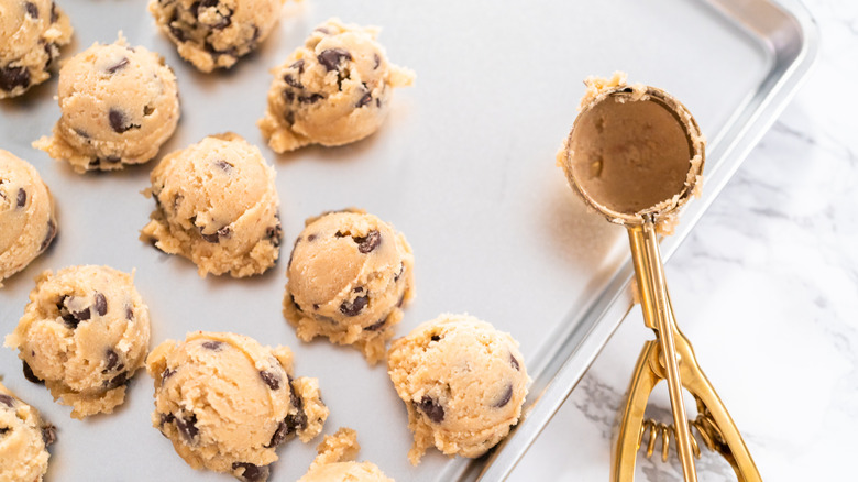 Chocolate chip cookies with scoop