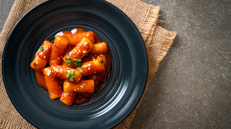 Korean tteokbokki rice cake dish 