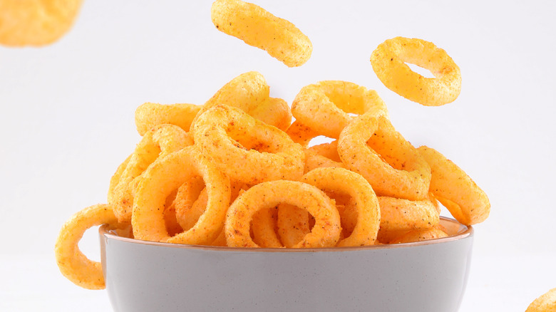 onion ring chips in bowl
