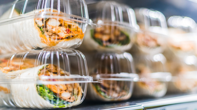 prepackaged wraps at grocery store