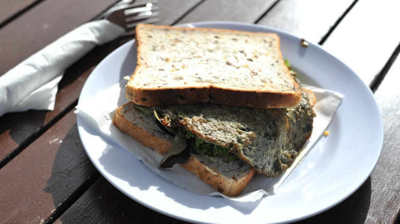 fritter sandwich white plate