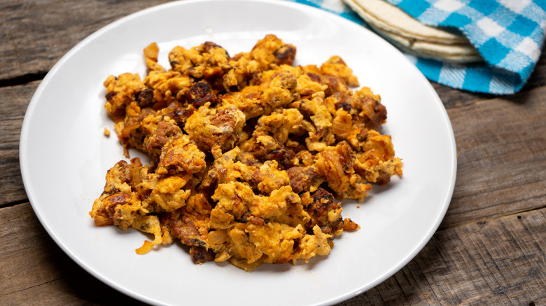 scrambled eggs with chorizo