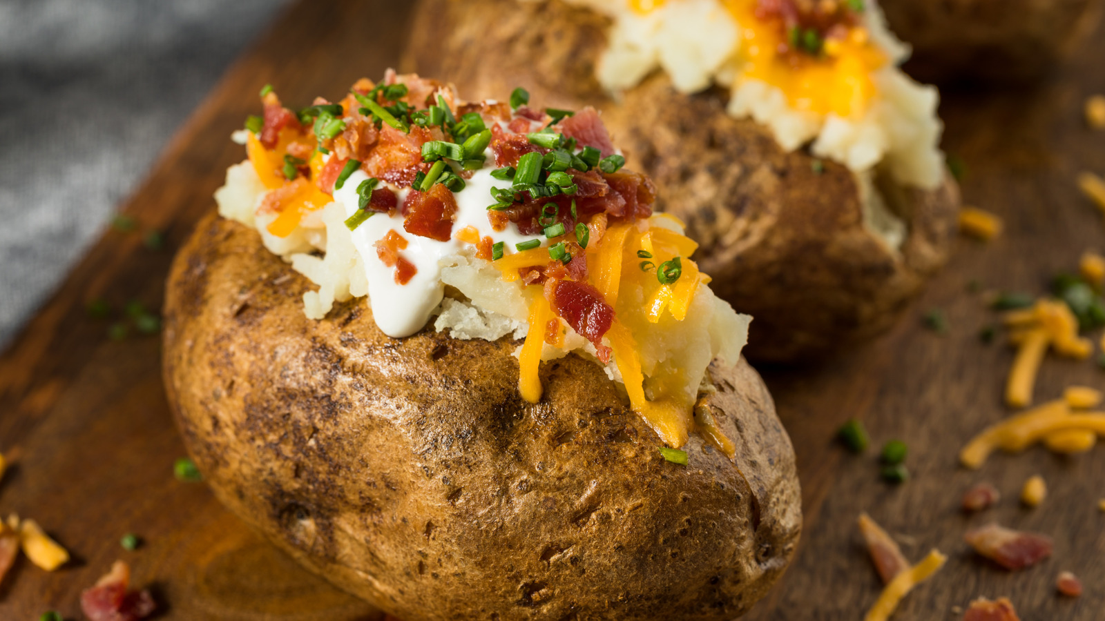 Transform Simple Baked Potatoes Into A Hearty Entree With One BBQ Topping - Tasting Table