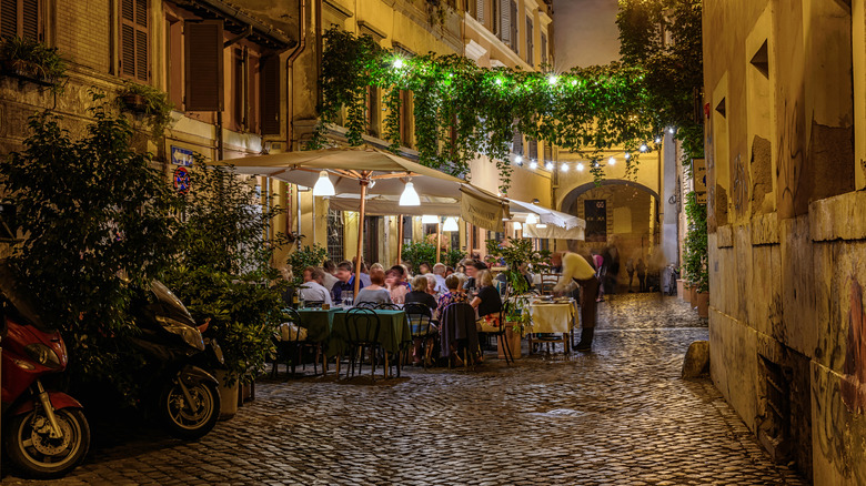 outdoor cafe in Rome