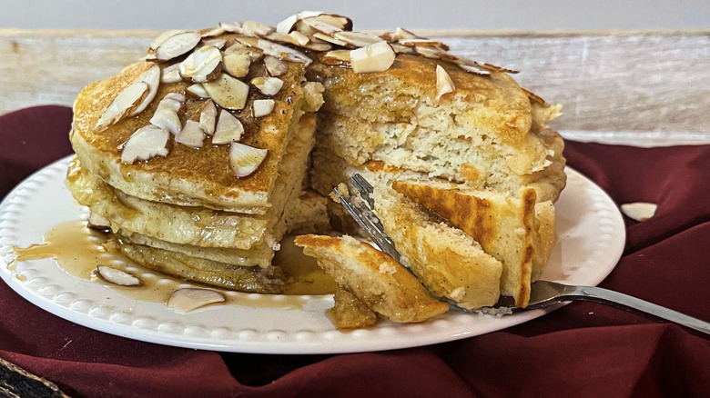 triple vanilla almond flour pancakes
