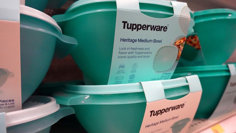 Pastel Tupperware stackable bowls with spaghetti