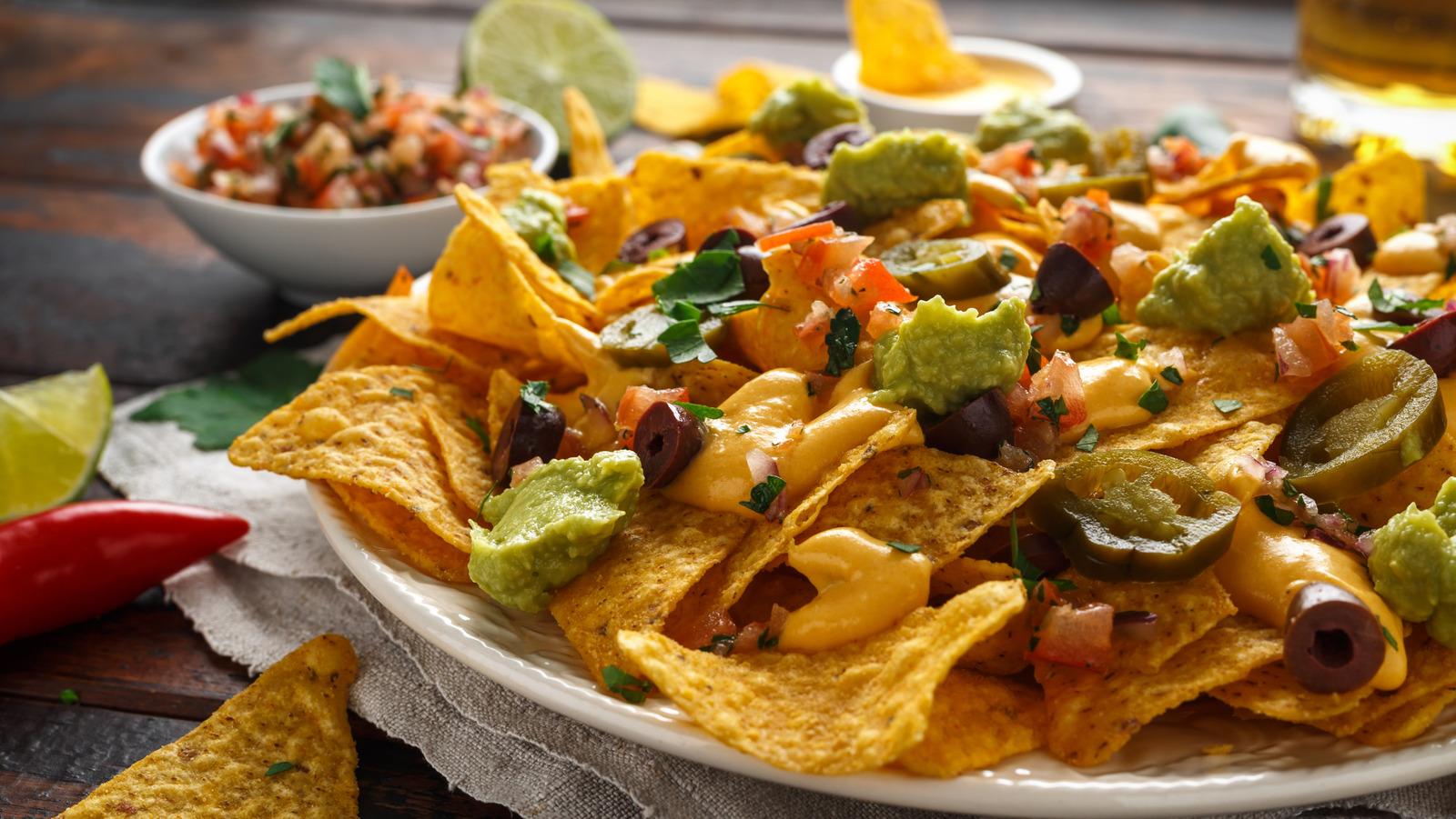 Turn A Bundt Pan Into The Ultimate Nacho-Making Tool - Tasting Table