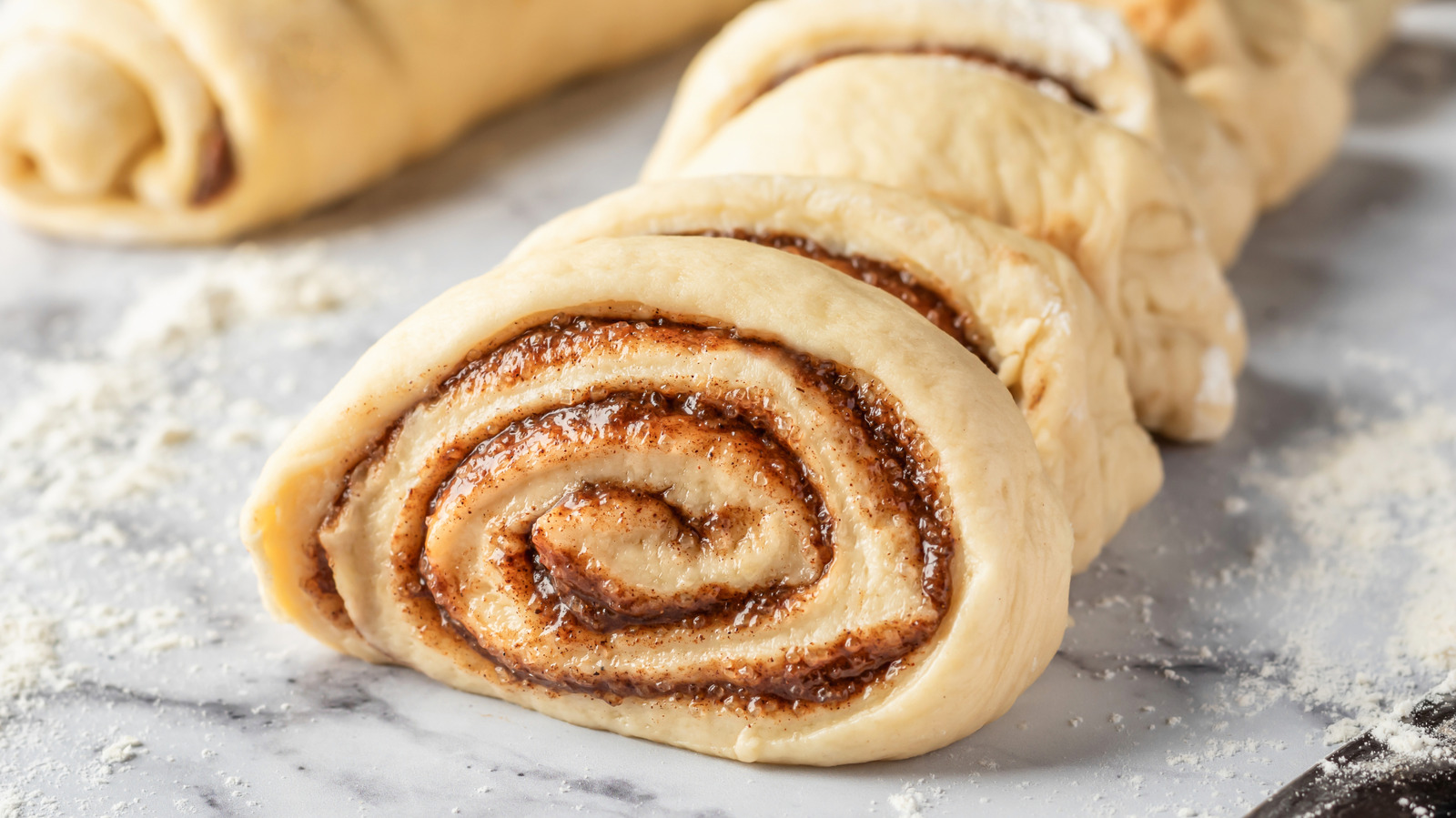 Turn Canned Cinnamon Rolls Into A Bakery-Style Treat Within 10 Minutes - Tasting Table