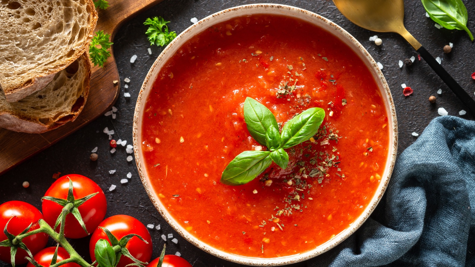 Turn Canned Tomatoes Into Creamy Soup With Oil And Garlic