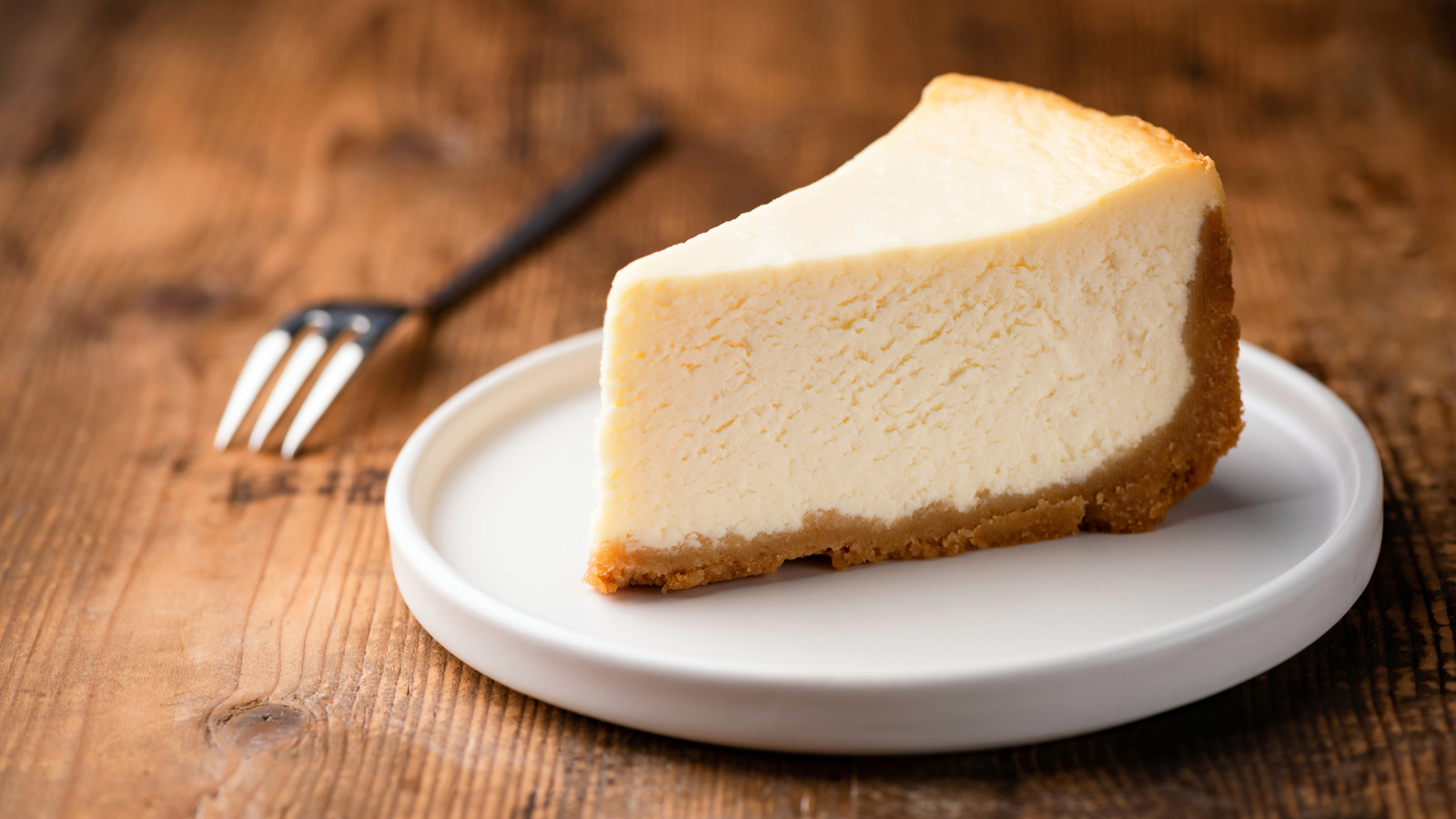 Turn Store-Bought Cheesecake Into A Gourmet Dessert With This Boozy Topping - Tasting Table