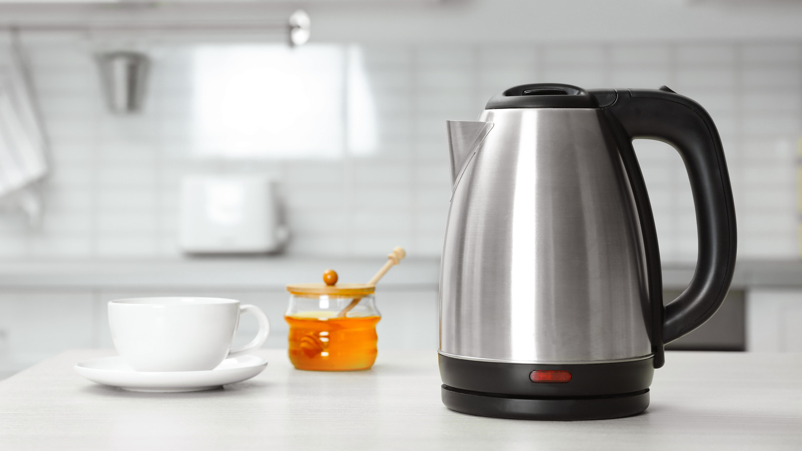 Twitter Is Baffled By The New York Times' Electric Kettle Coverage