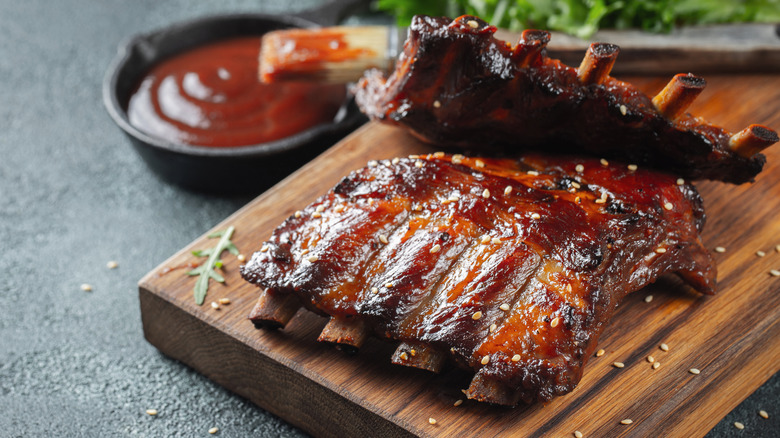 Pork ribs with barbecue sauce