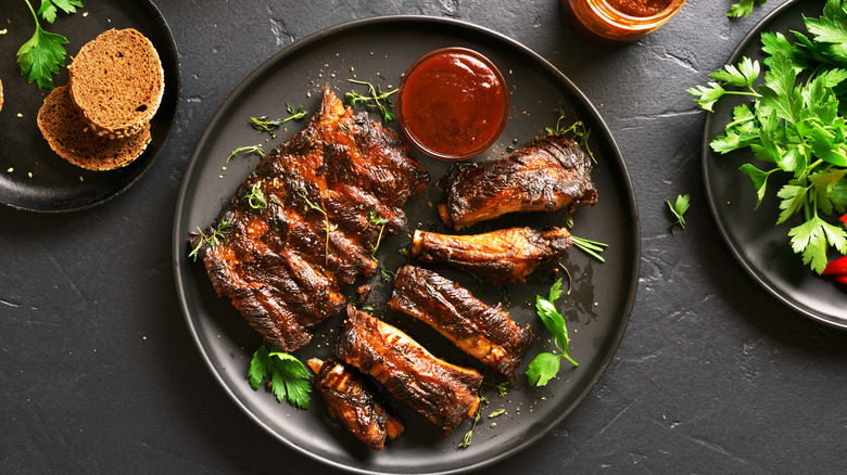 grilled spare ribs on plate