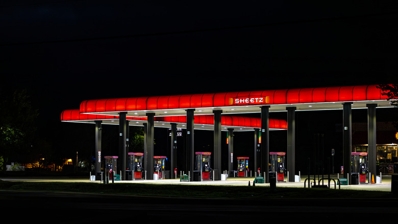 the gas pumps at sheetz at night