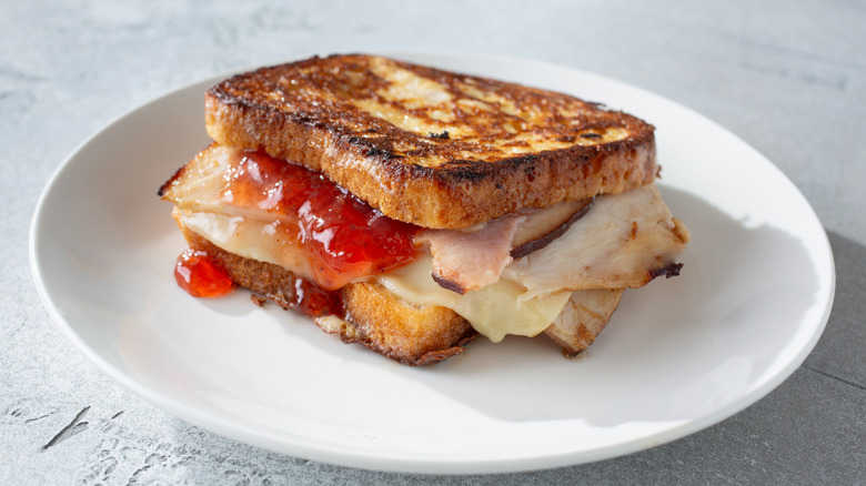 Monte Cristo sandwich