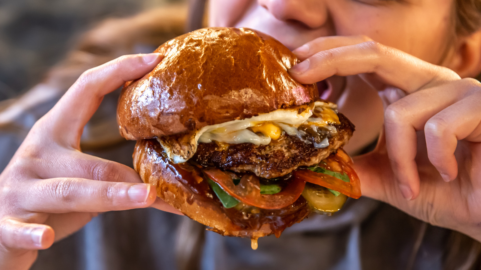 This Southern Staple Is The Secret To More Flavorful Homemade Burgers