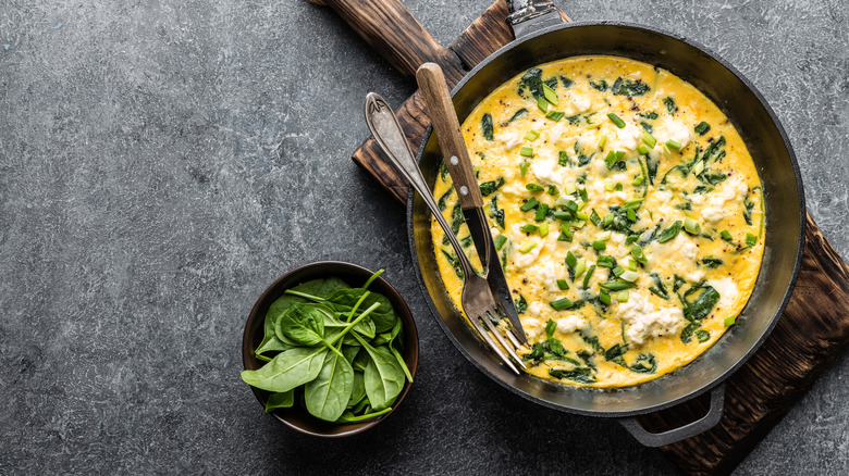Scrambled eggs with spinach