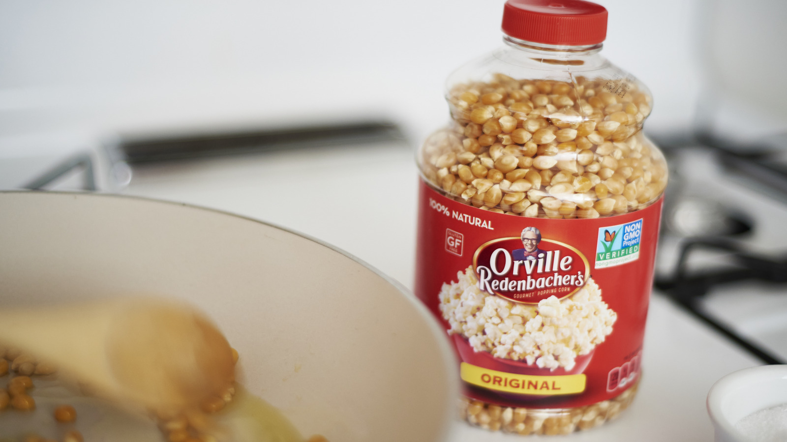 Use A Popcorn Kernel To Check If Your Frying Oil Is Ready
