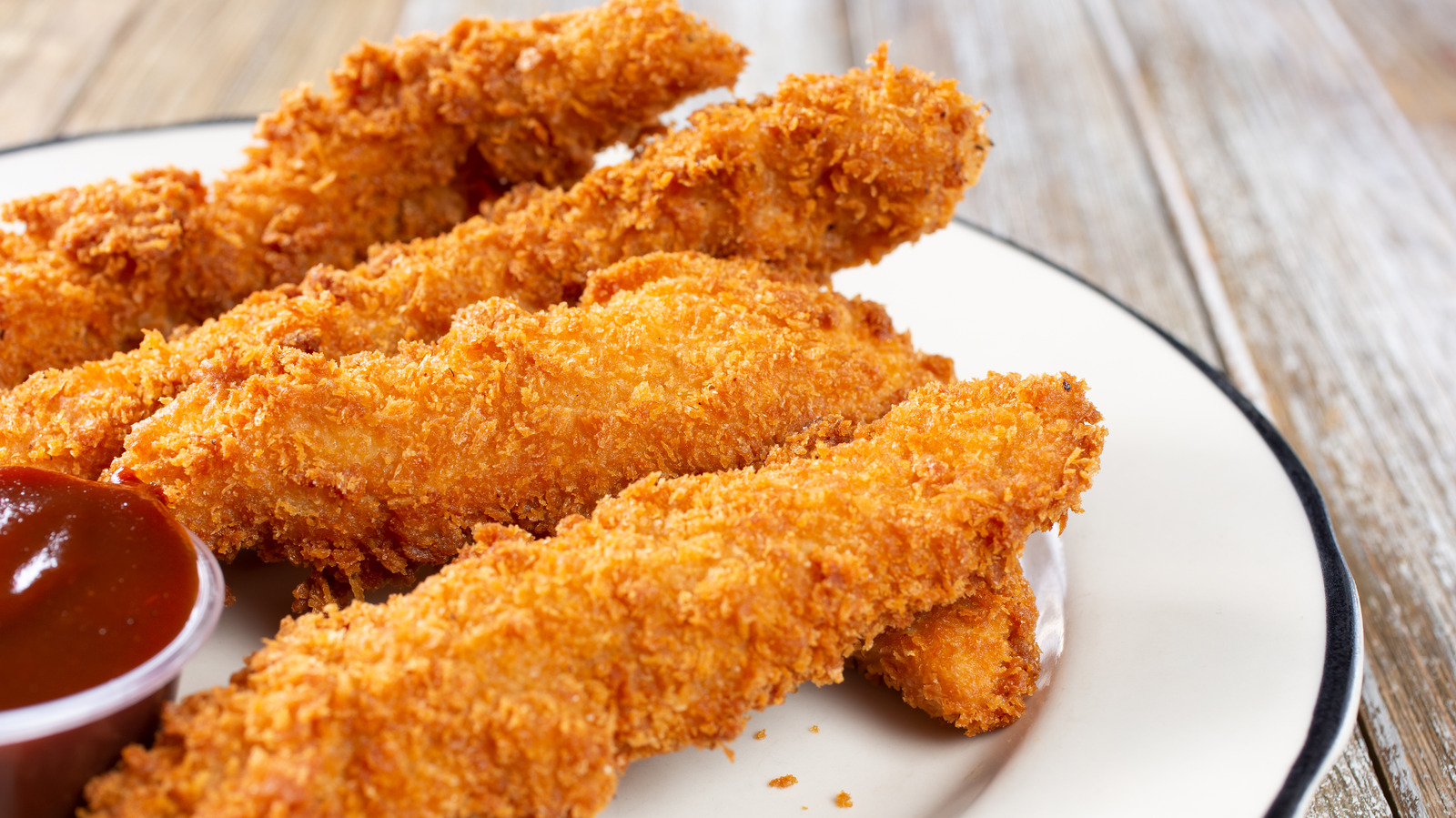 Use Cheese Crackers For Flavorful, Crunchy Breaded Chicken