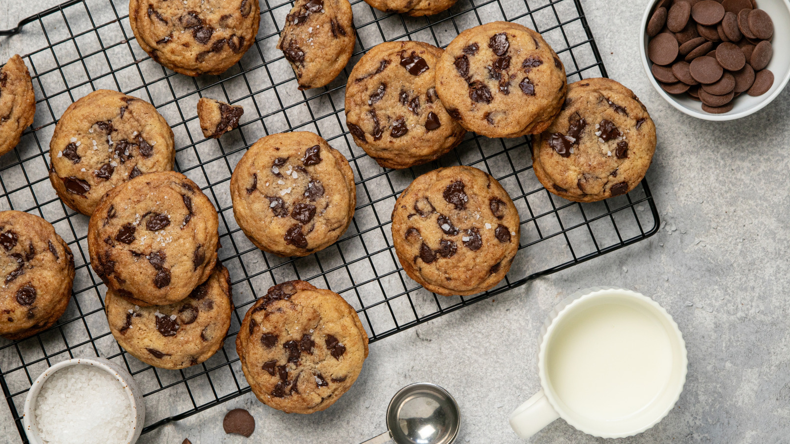 Use These 3 Ingredients For Rich, Bakery-Style Chocolate Chip Cookies At Home - Tasting Table