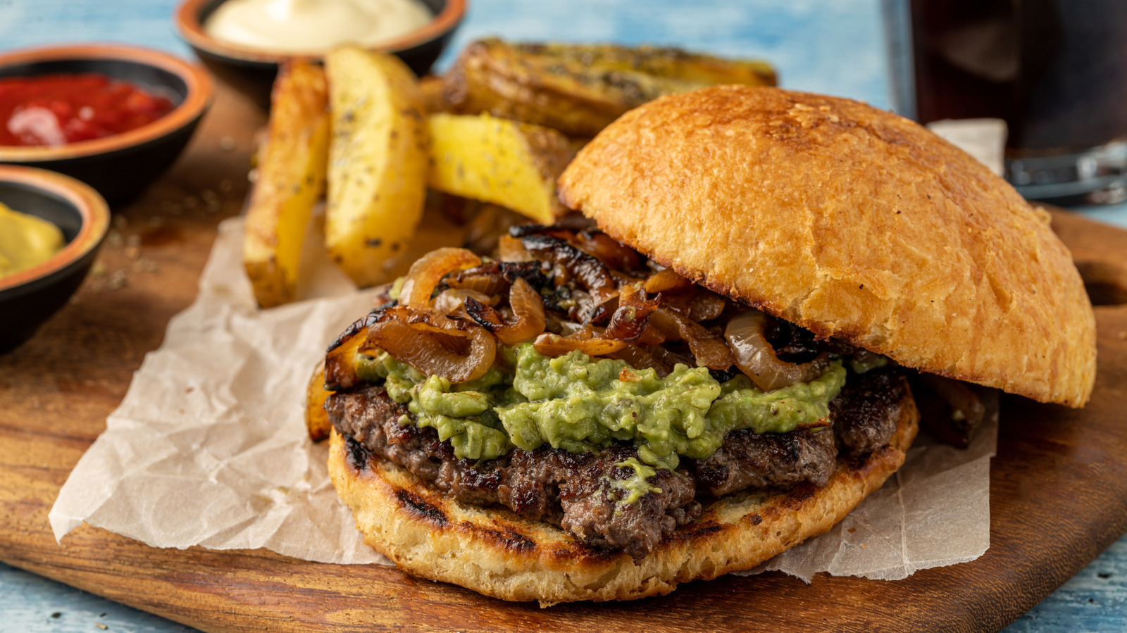 Use This Classic Tex-Mex Dish As An Unexpected But Flavorful Topping For Burgers - Tasting Table