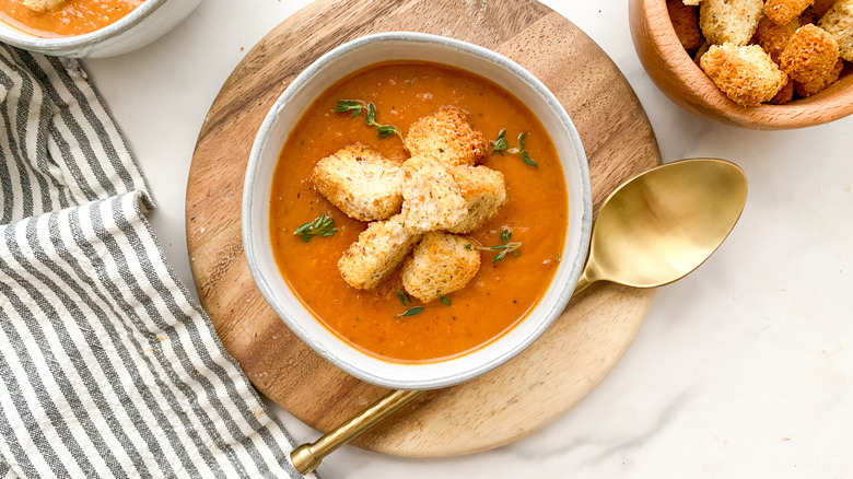 roasted squash soup with croutons