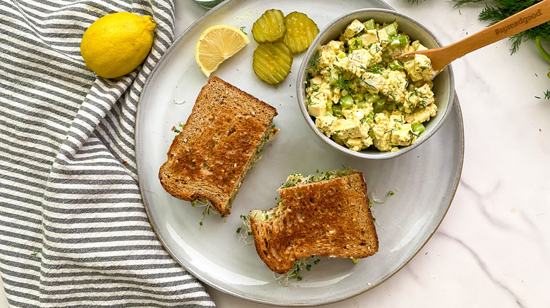 egg salad sandwich