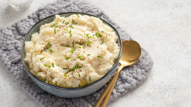 Mashed cauliflower topped with herbs
