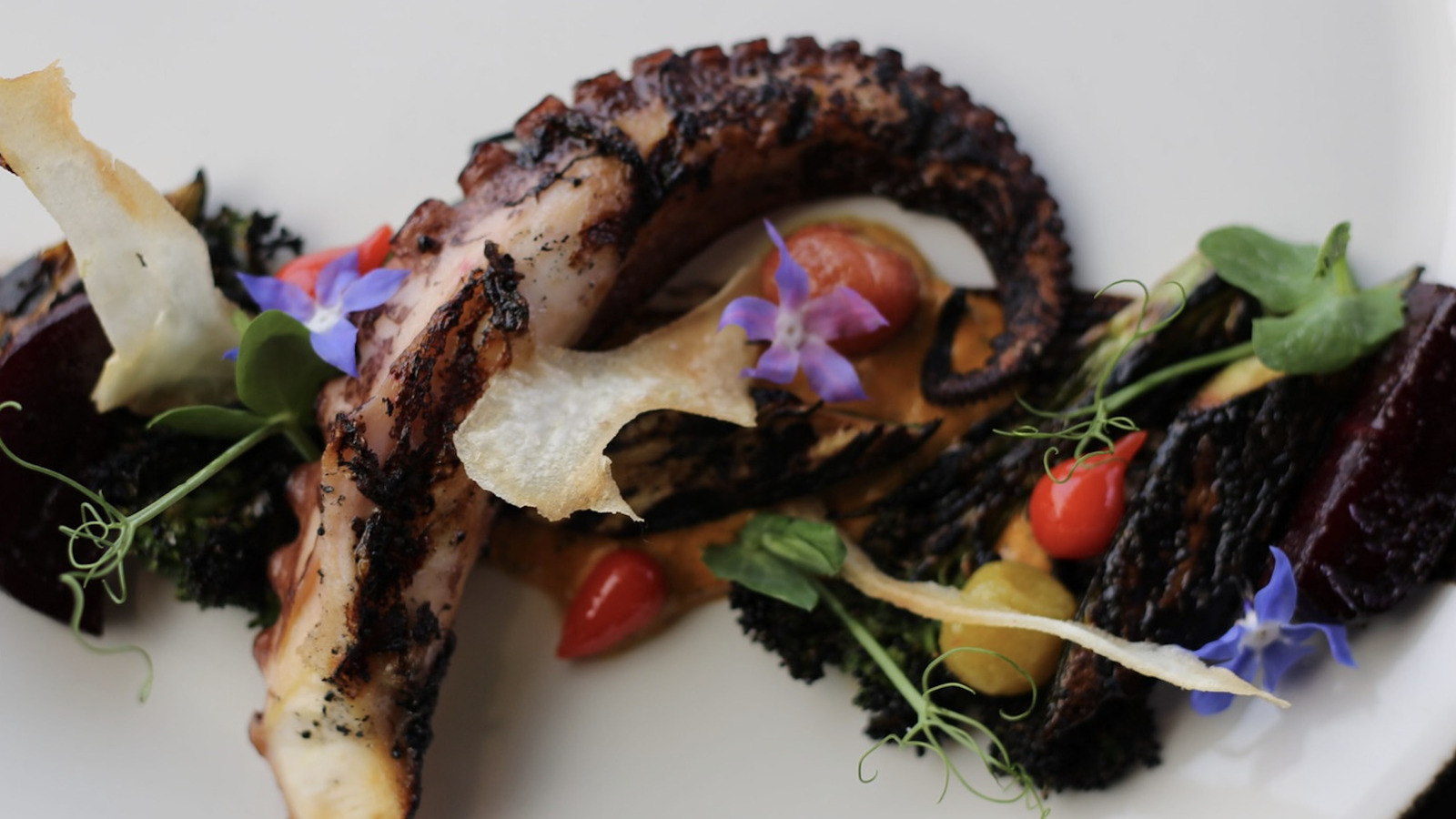 This Vibrant Long Beach Restaurant Serves Some Of The City's Best Seafood - Tasting Table