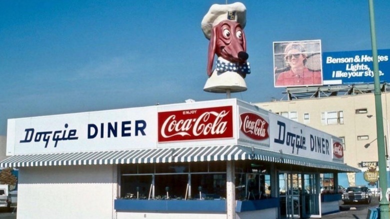 A Doggie Diner restaurant with its giant dog head mascot
