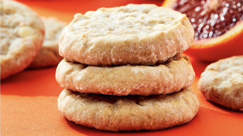 Walmart's bettergoods Soft Baked Cinnamon Roll Cookies