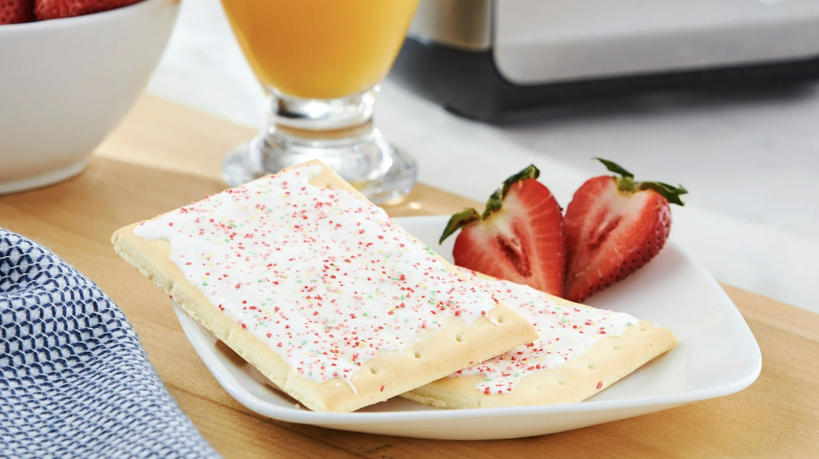 Walmart Shoppers Find This Pop-Tarts Copycat To Be Even Better Than The Real Deal - Tasting Table