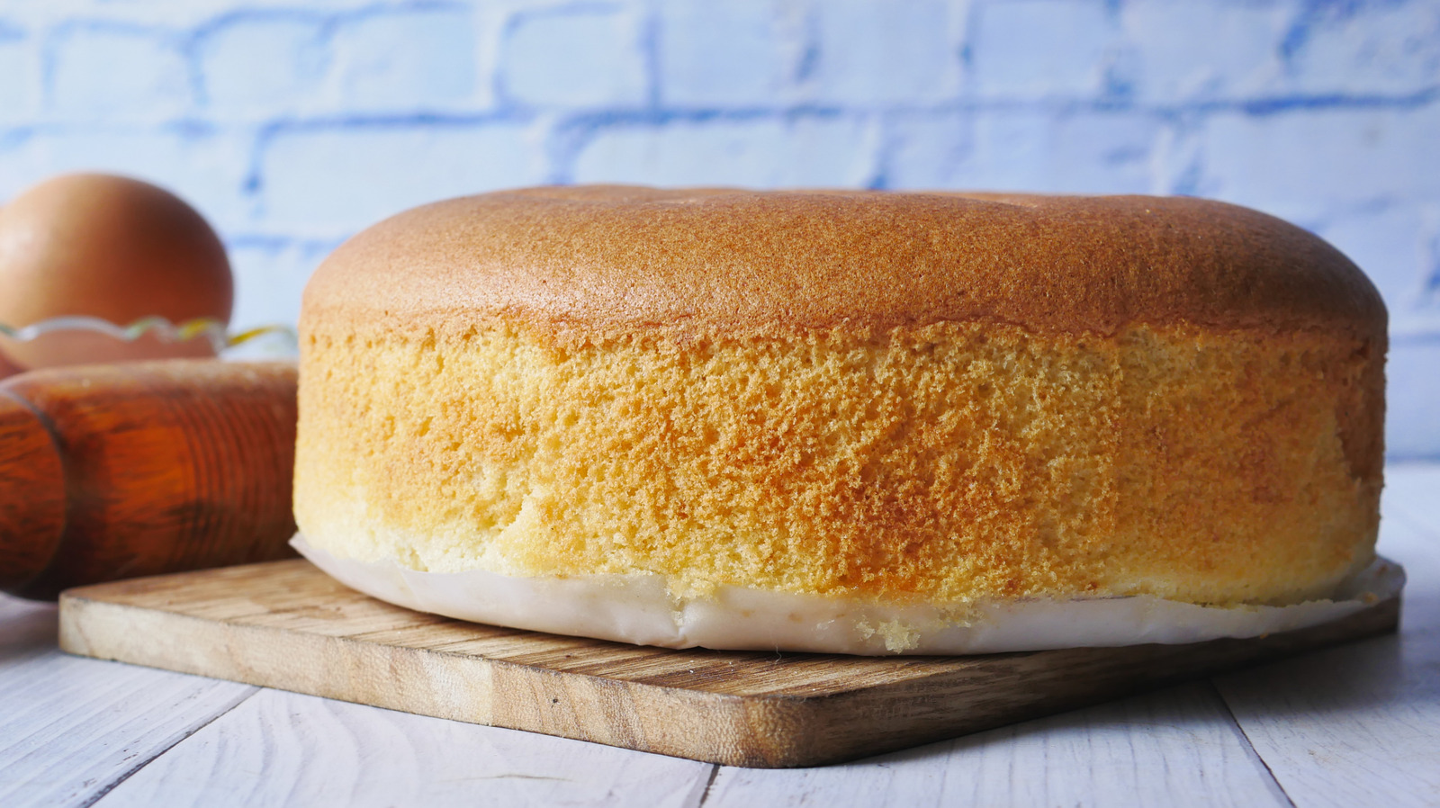 Walmart's Highest-Rated Boxed Cake Mix Easily Outshines Duncan Hines And Pillsbury