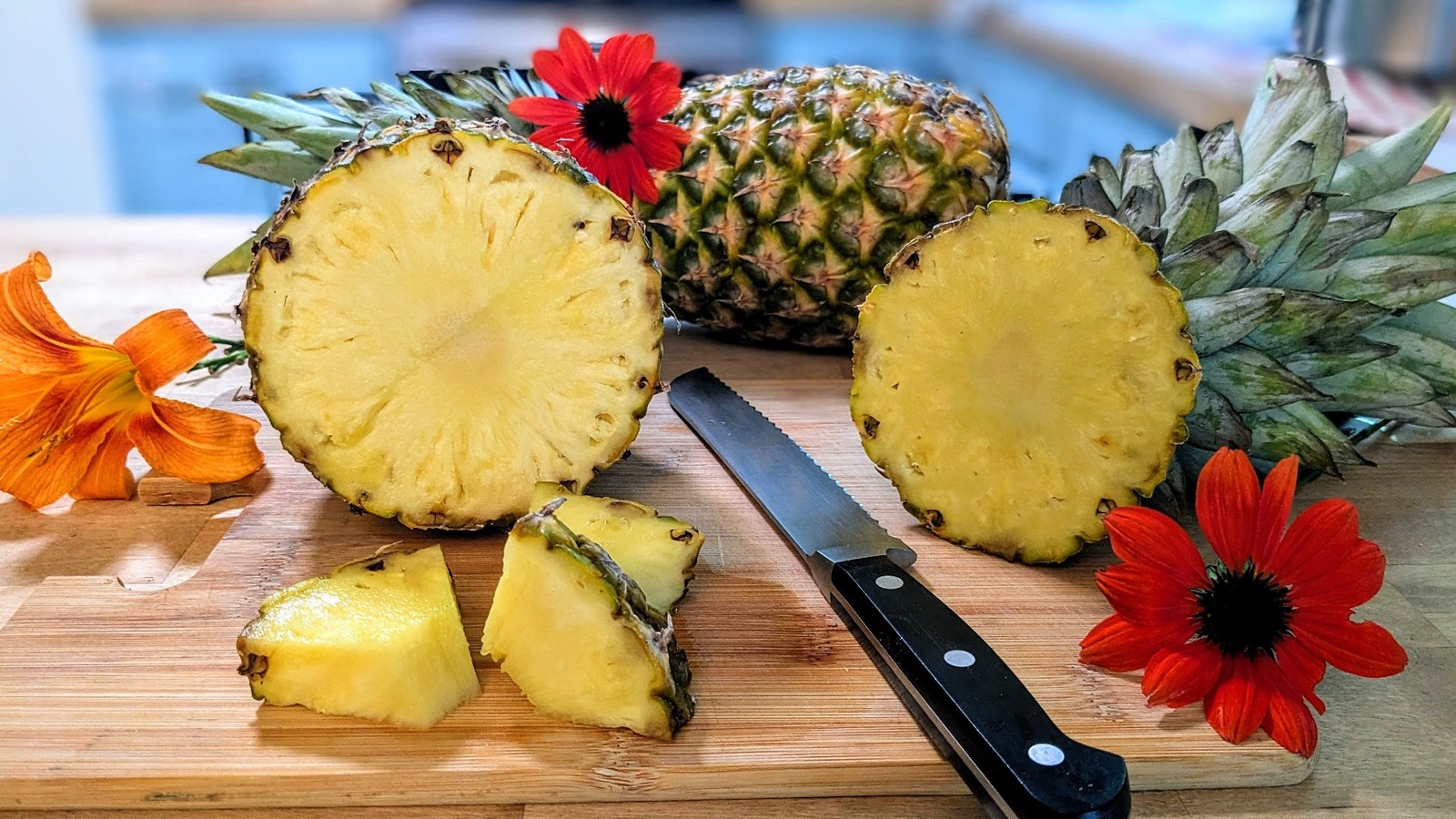 We Tried 6 Different Ways To Cut A Pineapple And This Was The Most ...