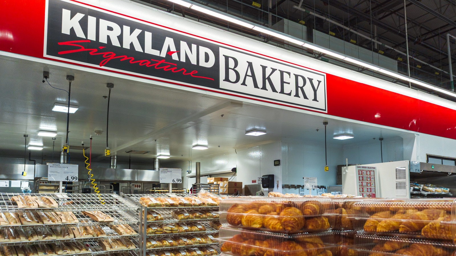 We'd Skip These Two Muffins From Costco's Bakery. Here's Why - Tasting Table