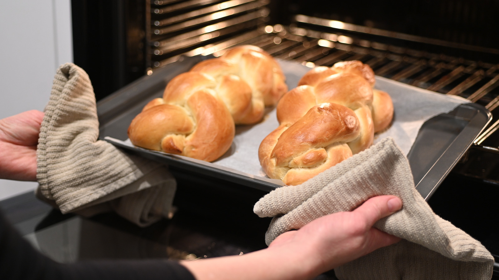 What A WellTimed Milk Wash Will Do To Your Homemade Bread Crust