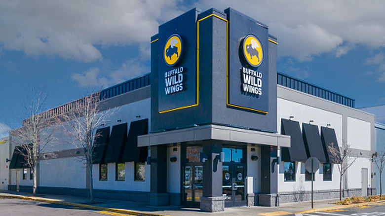 Buffalo Wild Wings restaurant exterior